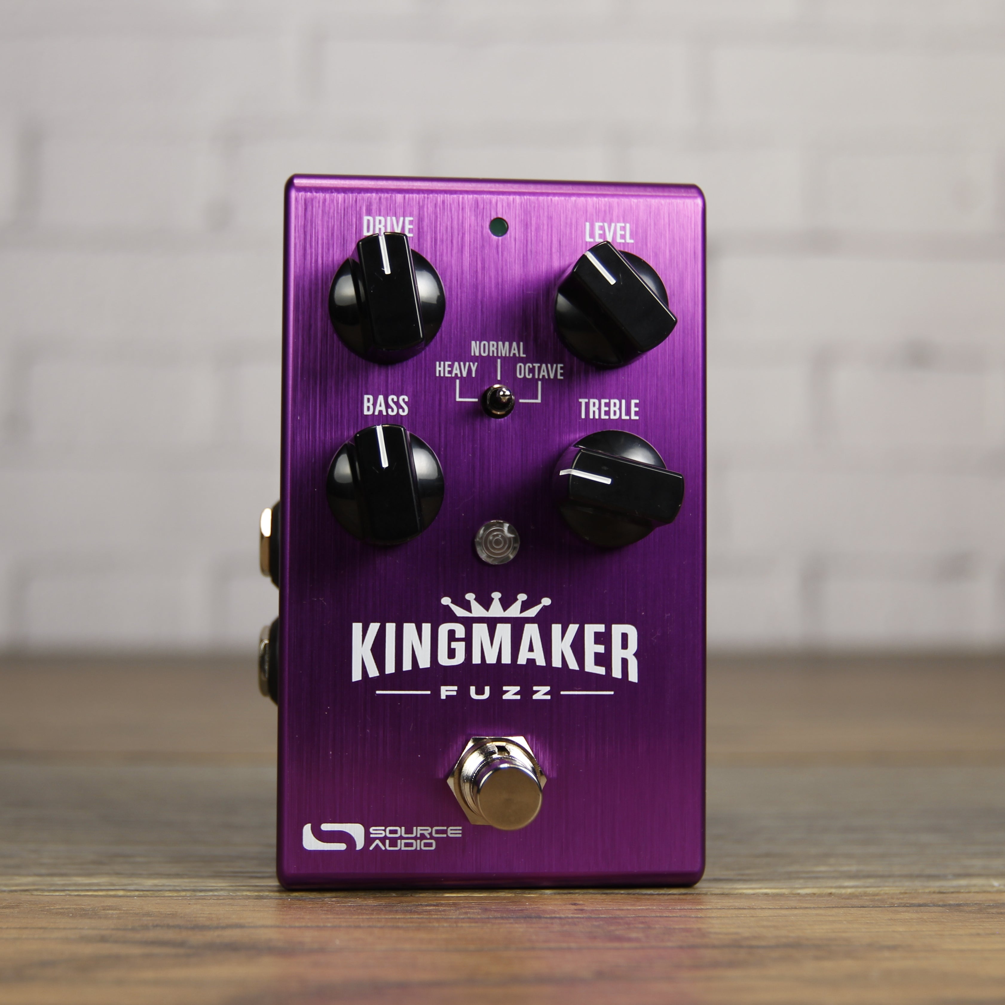 heavy fuzz pedal New Source Audio SA245 Kingmaker Fuzz One Series Effects Pedal