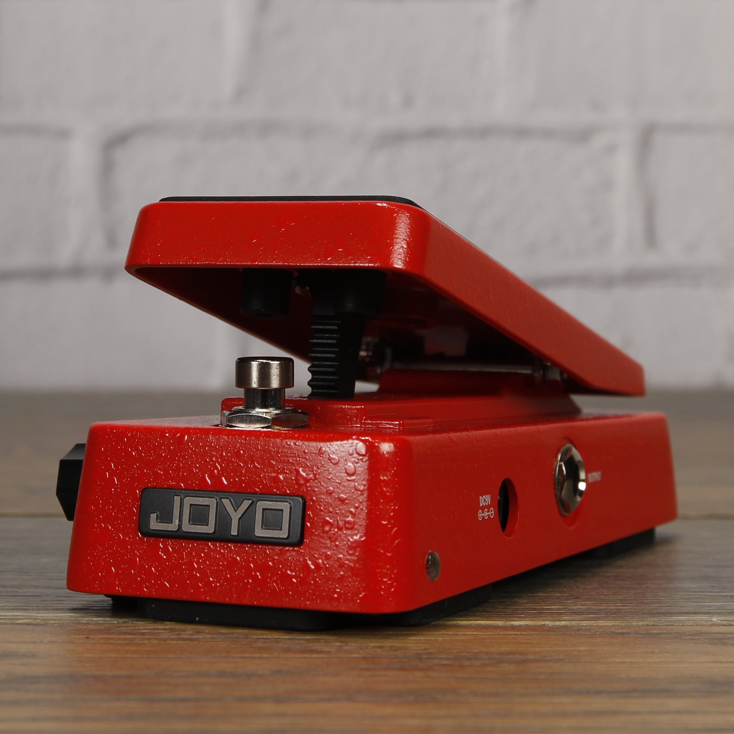 JOYO WAH-II Classic and Multifunctional WAH Pedal Featuring Wah-Wah/Volume  Functions with WAHWAH Sound Quality Value knob (Red)