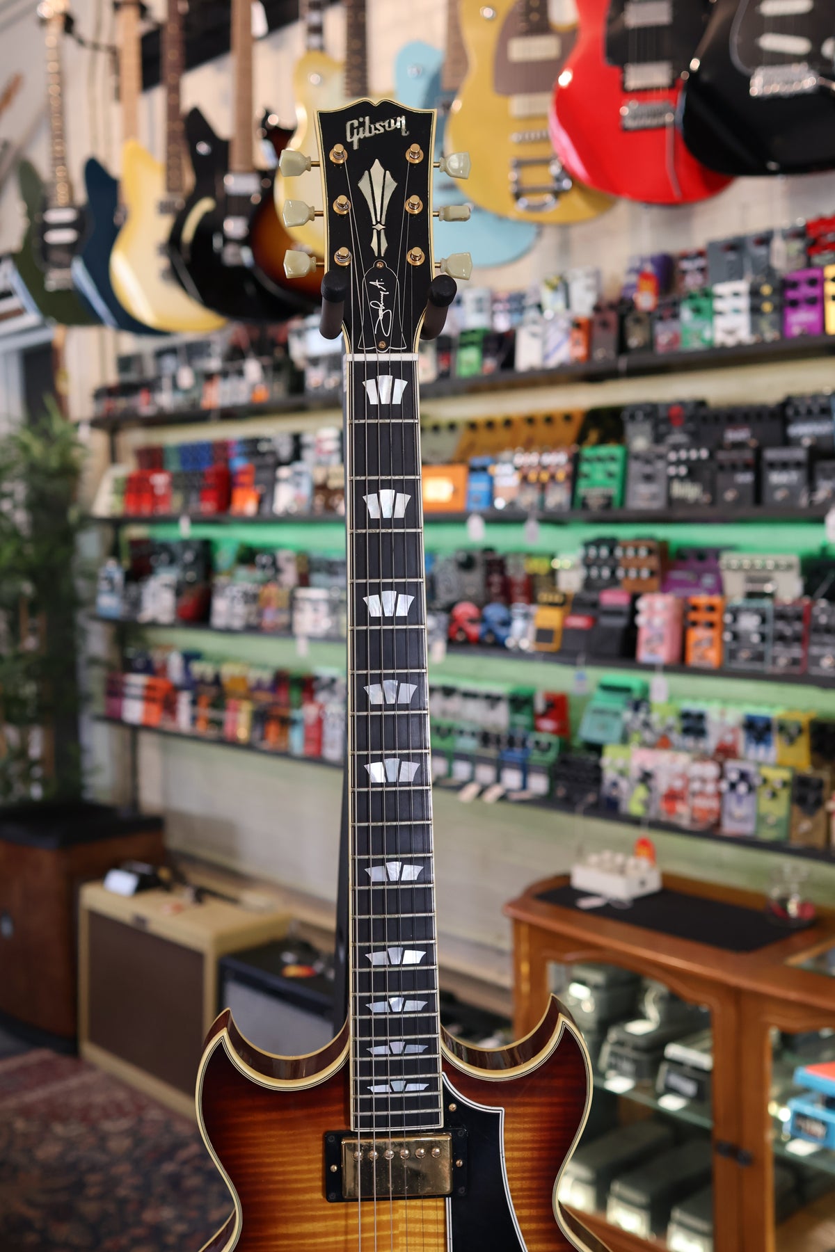 Johnny A シグネイチー　ギブソンモデル　セミアコ Gibson Johnny A. Signature Electric w/ Bigsby - Used