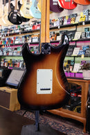 Fender American Deluxe Stratocaster "V" Neck Sunburst w/ Flight Case - USED