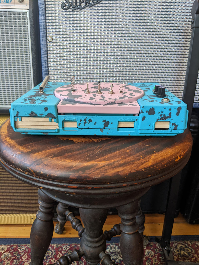 JTH Electronics 6-Pickup Piezo Noisebox Dlx "Skater PS1" Seaside Blue/Shell Pink/Gray Relic