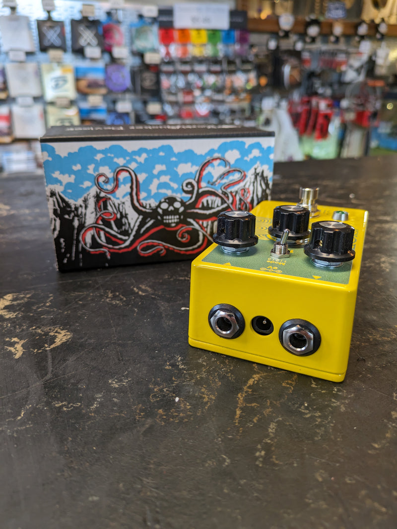 earthquaker devices bass pedals EarthQuaker Devices Blumes Low Signal Shredder Bass Overdrive Pedal