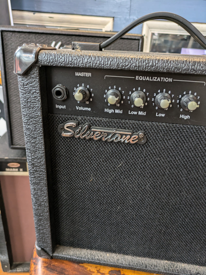 Silvertone BAXs 10W 1x6.5 Bass Amplifier