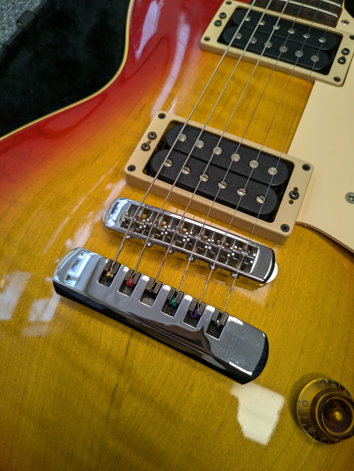 Heritage H-140 Standard Electric Guitar 1986 Cherry Sunburst w/Case #C Heritage H-140 Standard Electric Guitar 1986 Cherry Sunburst w/Case #C