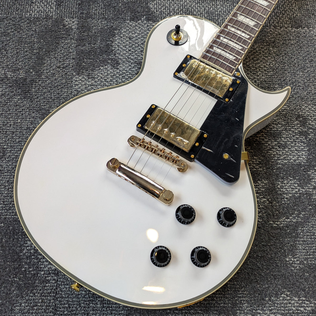 Vintage V100 ReIssued Electric Guitar Arctic White #M20220367 *B-Stock