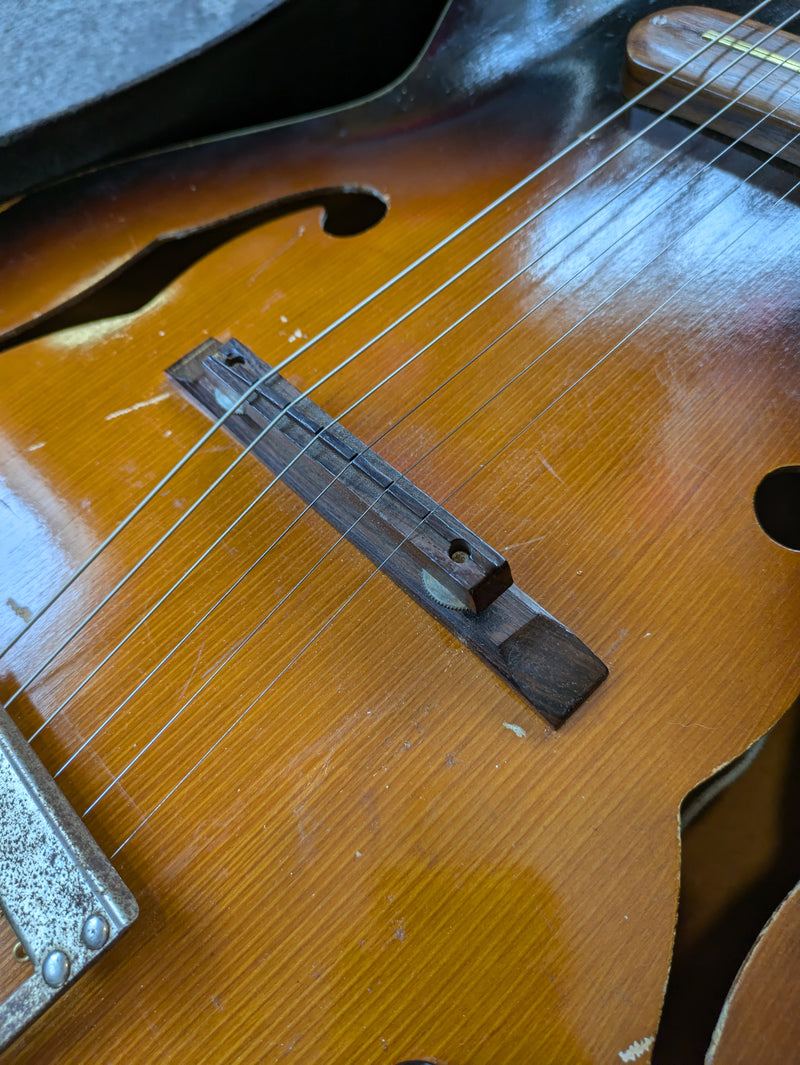 Kay Electric Archtop Guitar c1950s Sunburst w/Chip Case