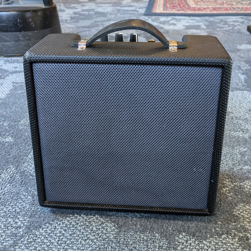 AXL AA-010-NL 10-Watt 1x4.5" Guitar Amp 2011