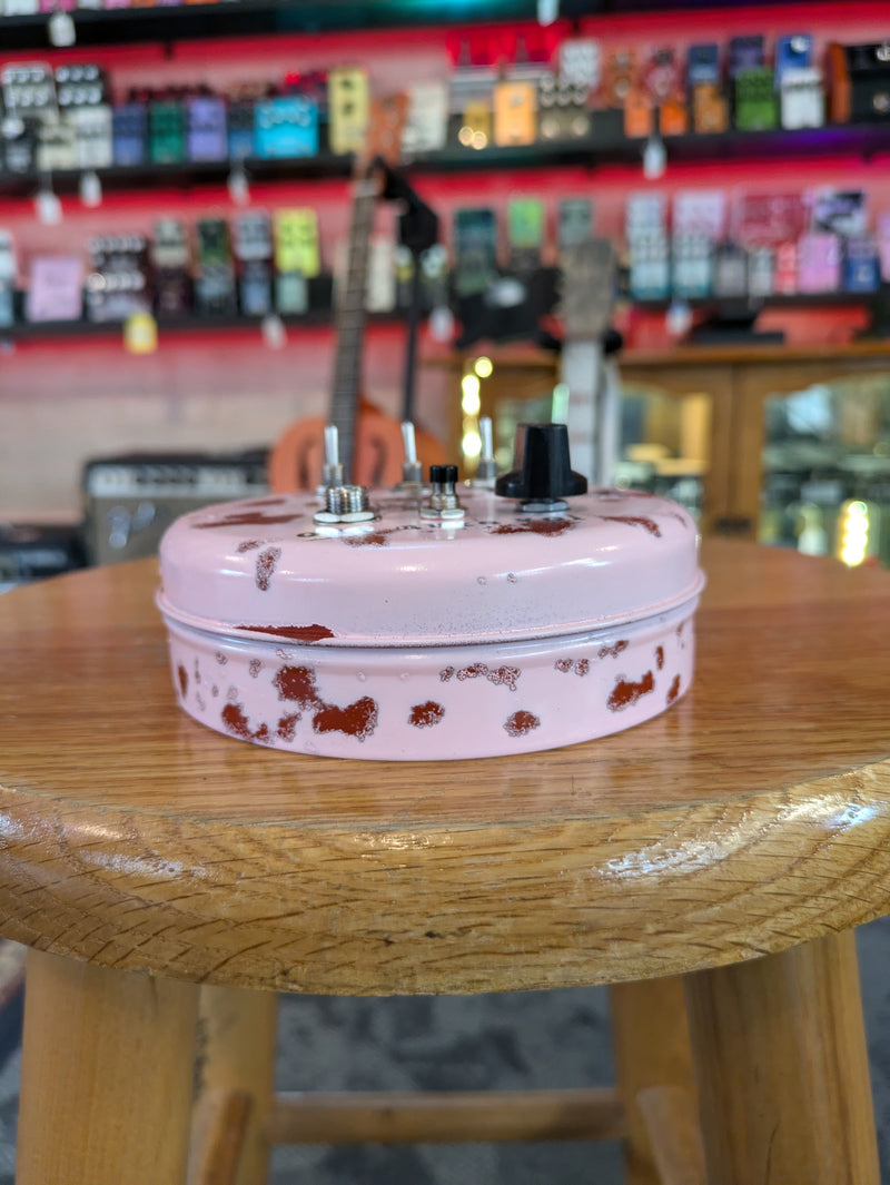 JTH Electronics 3-Pickup Piezo Noisebox "Skull" Pink/Rust (4.75x4.75x1.5")