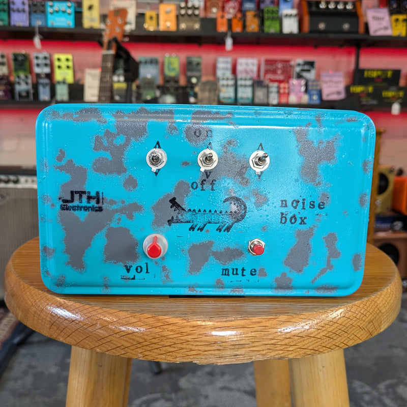 JTH Electronics 3-Pickup Piezo Noisebox "Croc" Sky & Dark Blue/Gray(8x4.5x2.25")