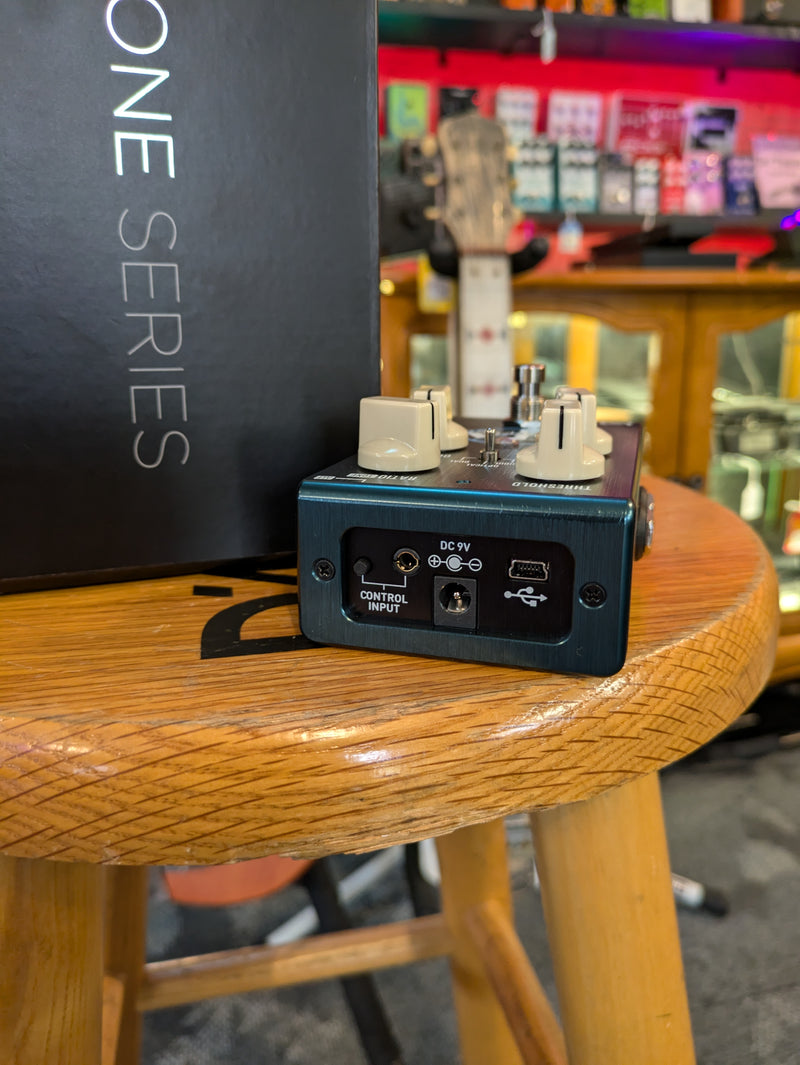 Source Audio One Series Atlas Compressor Pedal w/Box & Power