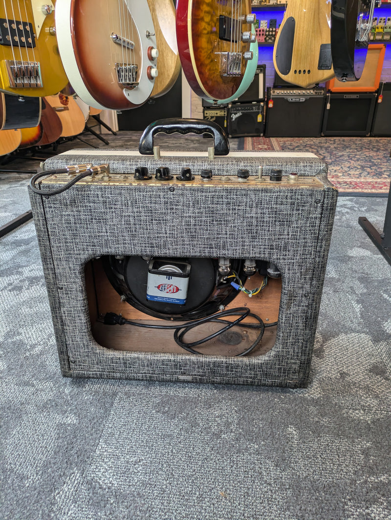 Supro 1624T Dual Tone 24W 1x12 Guitar Tube Amp 1960