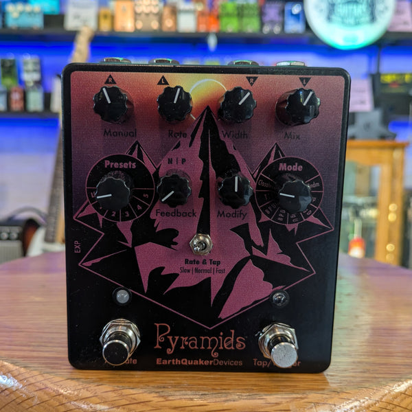 Earthquaker Pyramids Stereo Flanger Limited Edition Solar Eclipse Pedal