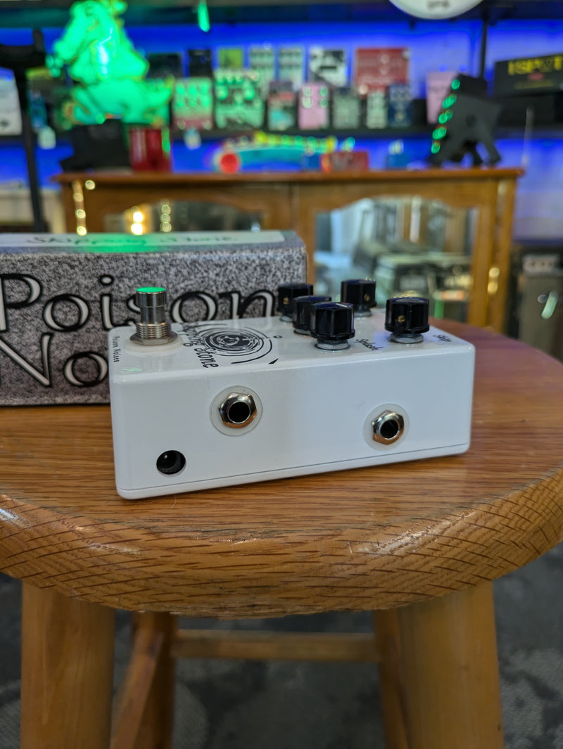 Poison Noises Skipping Stone Delay Pedal w/Box