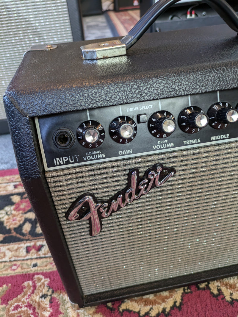 Fender Frontman 15G Series II 2-Channel 15-Watt 1x8" Guitar Practice Amp 2003