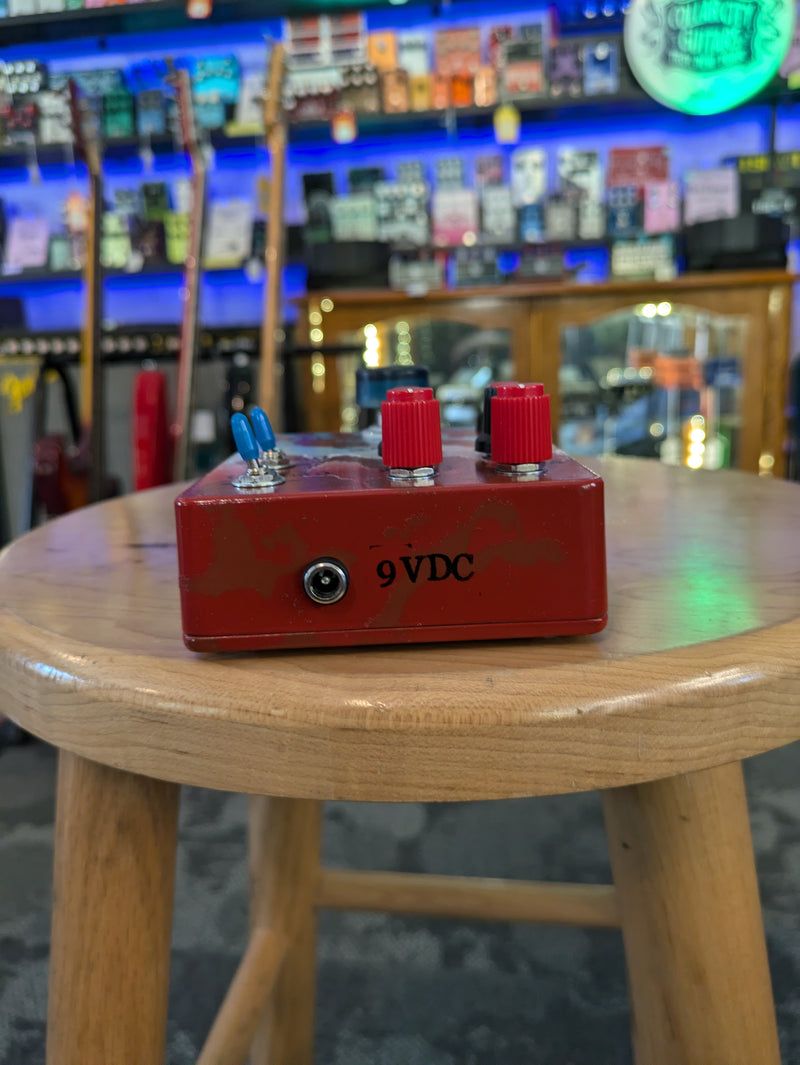 JTH Electronics Beefy Typhon Germanium+Silicon Fuzz Red-White-Blue/Rust