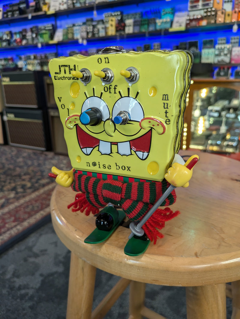 JTH Electronics 3-Pickup Piezo Noisebox "Ski Spongebob" (7x5x2")