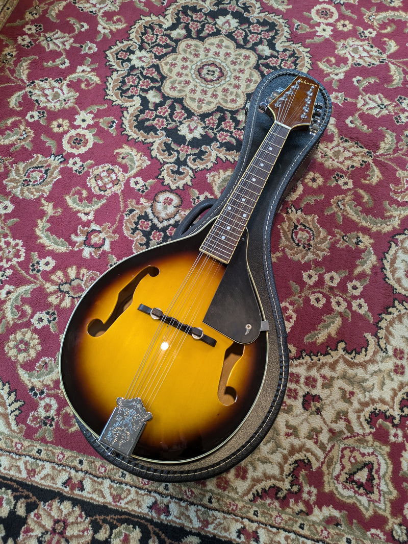 Johnson MA-100 Mandolin Sunburst w/Case