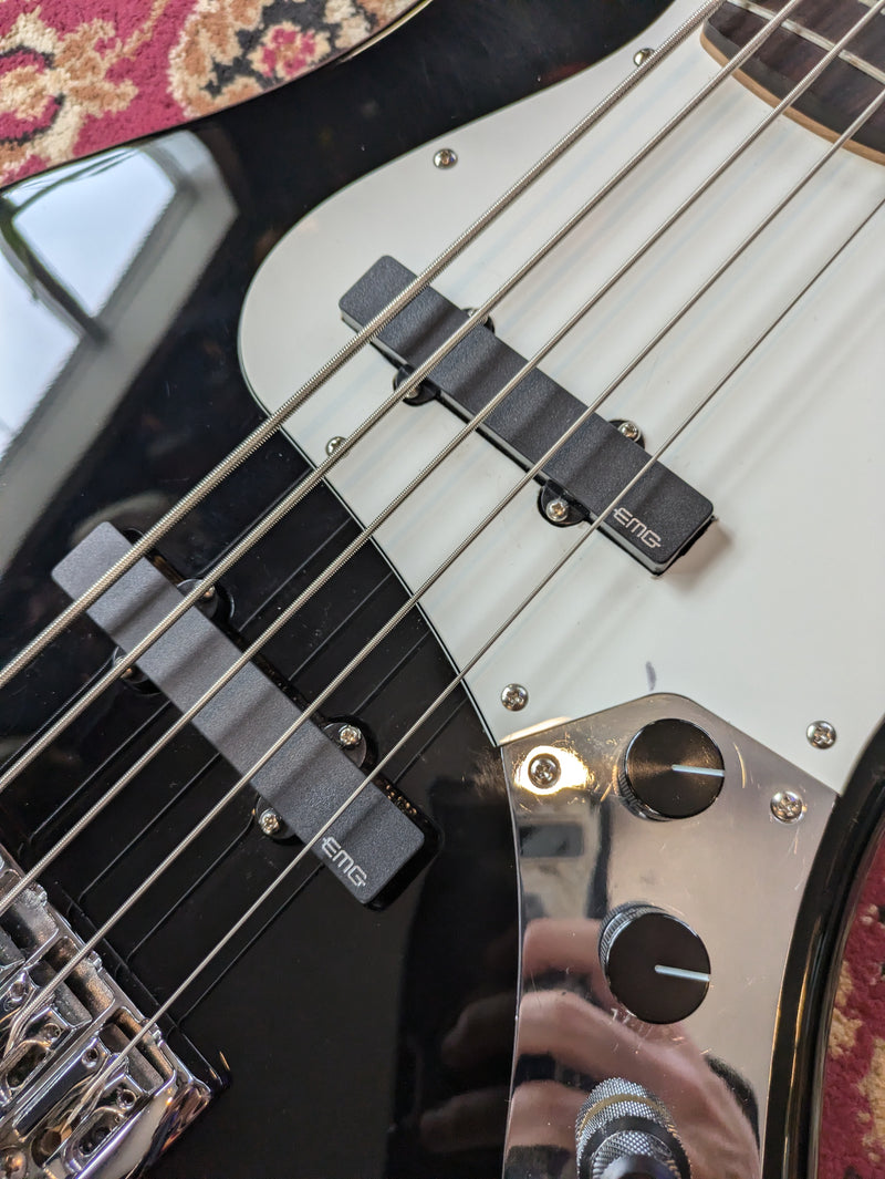 Squier Affinity Jazz Bass V 2020 Black *EMG Active Pickups*