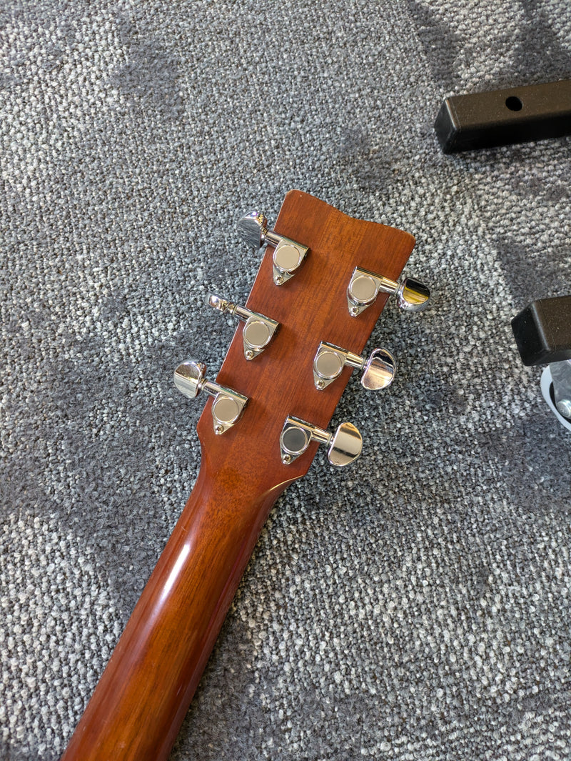 Yamaha FGX700SC Solid Top Cutaway Acoustic/Electric Guitar 2011 Natural