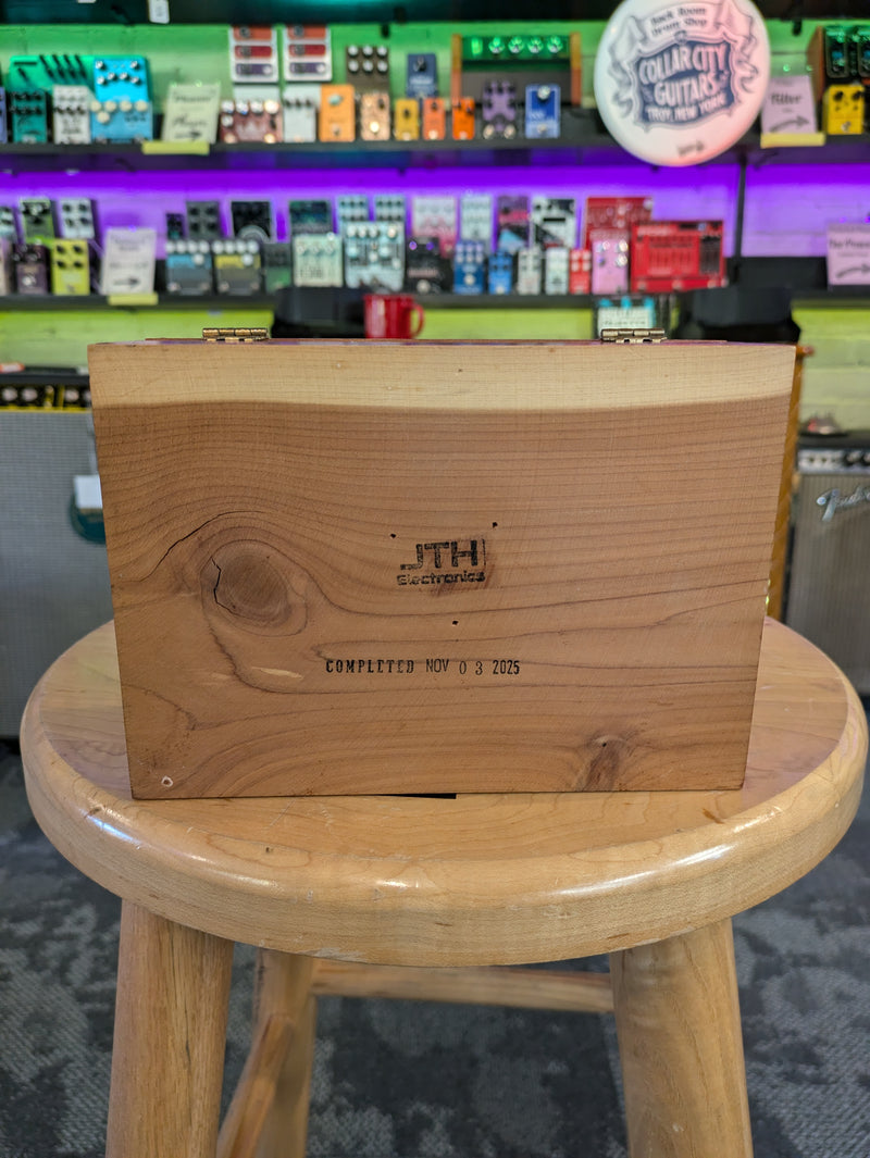 JTH Electronics 3-Pickup Piezo Noisebox "Skate Lizard Golden Globes" (7x5x3")