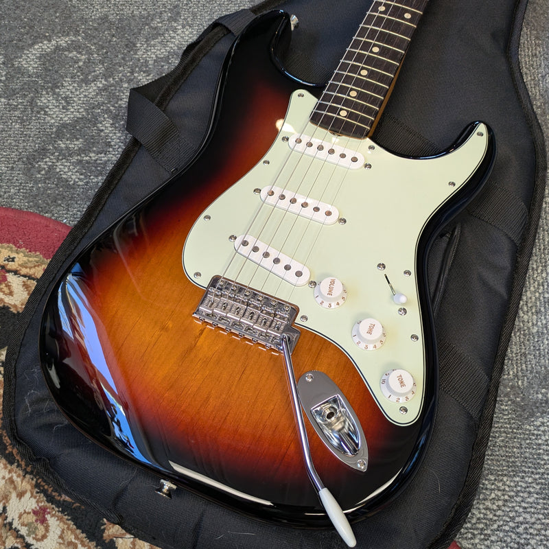 Fender Vintera II '60s Stratocaster 2023 Sunburst w/Fender Gig Bag