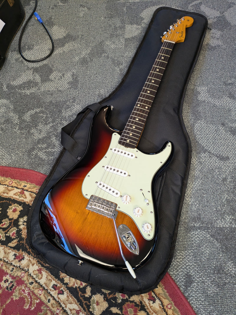 Fender Vintera II '60s Stratocaster 2023 Sunburst w/Fender Gig Bag