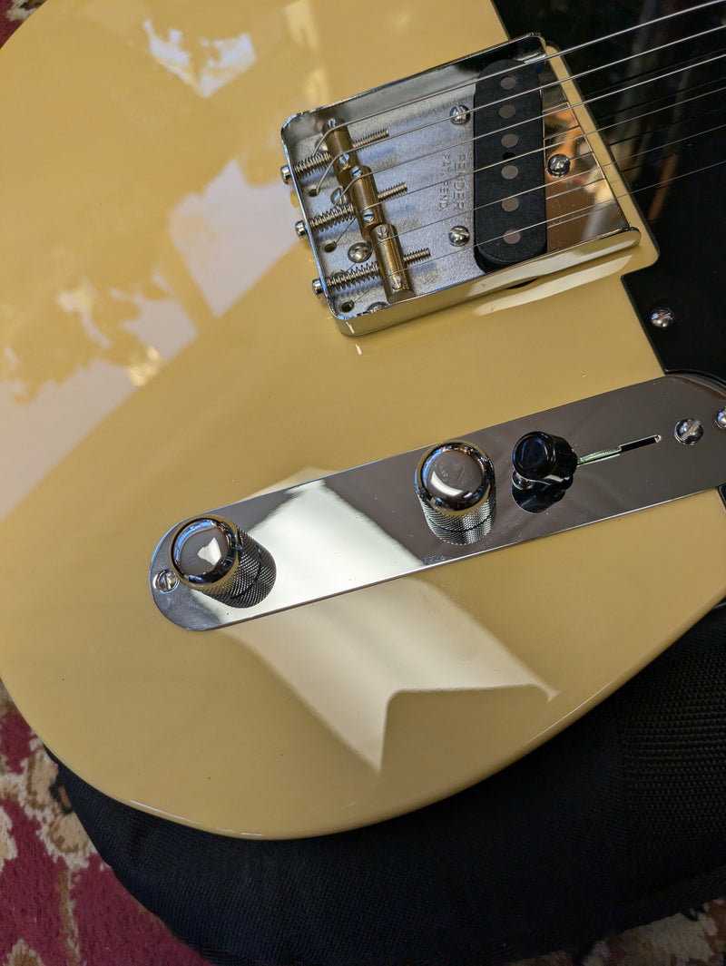 Fender Vintera II '50s Nocaster 2023 Butterscotch Blonde w/Fender Gig Bag