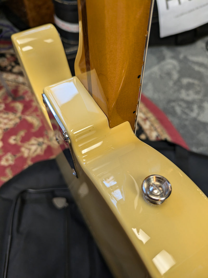 Fender Vintera II '50s Nocaster 2023 Butterscotch Blonde w/Fender Gig Bag