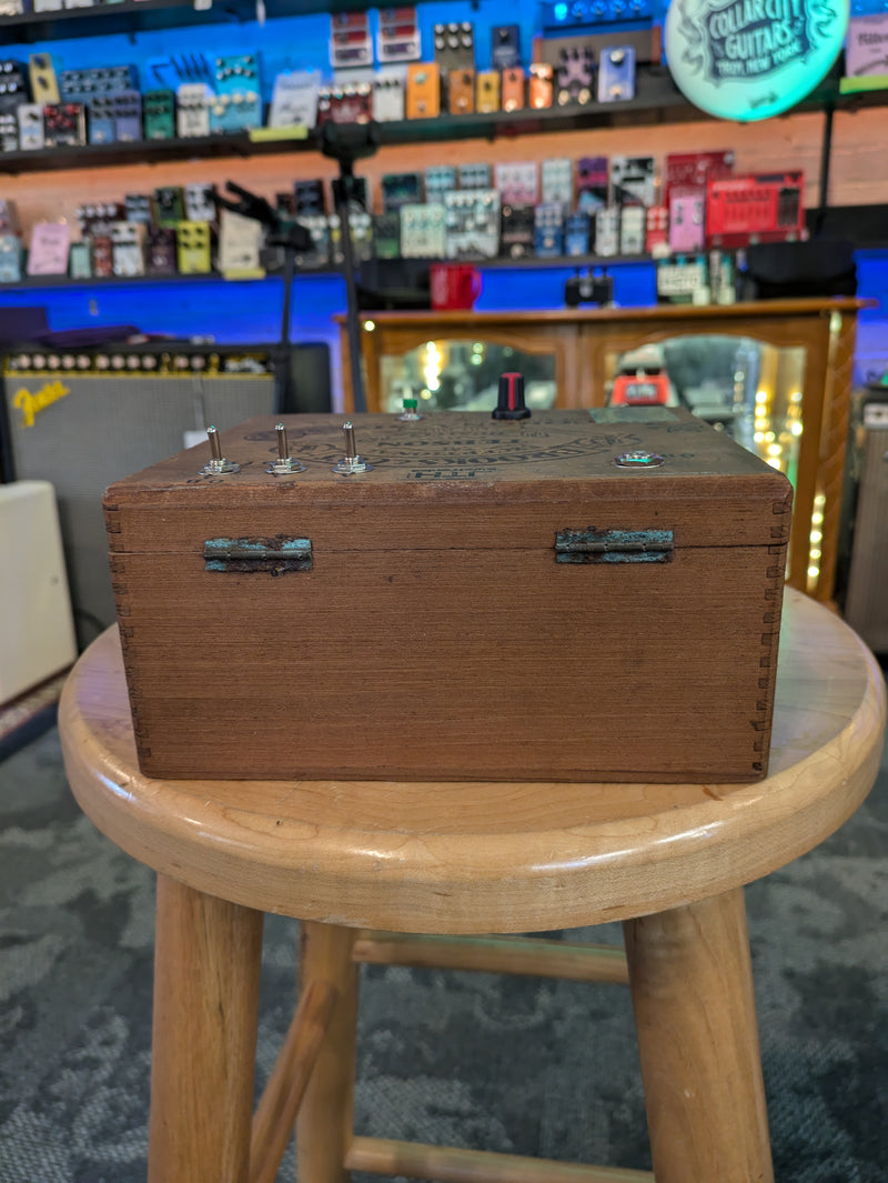 JTH Electronics 3-Pickup Piezo Noisebox "Skull Face" Cigar Box (7x6x3.5")