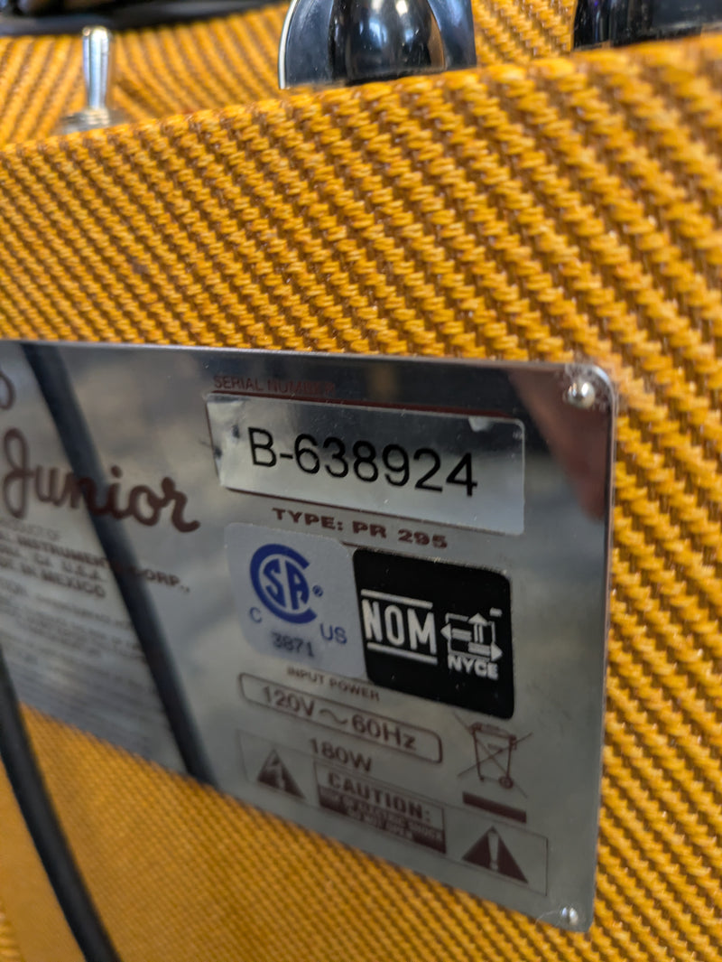 Fender Blues Junior 15-Watt 1x12" Tube Amp Lacquered Tweed w/Cover & Footswitch