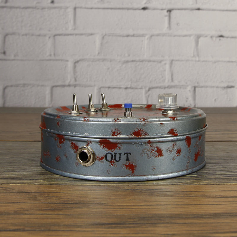 JTH Electronics 3-Pickup Piezo Noisebox "Skull" Metallic Blue/Rust Relic (5.5x5.5x2")