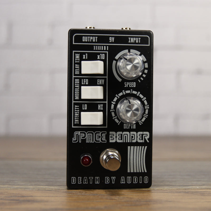 bass delay pedal Death By Audio Space Bender Chorus Modulator Pedal